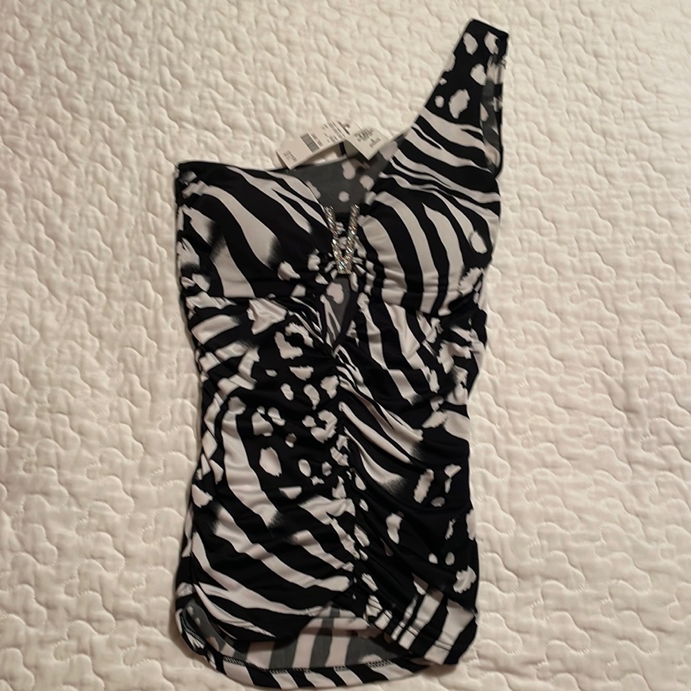 One Shoulder Cut Out Top